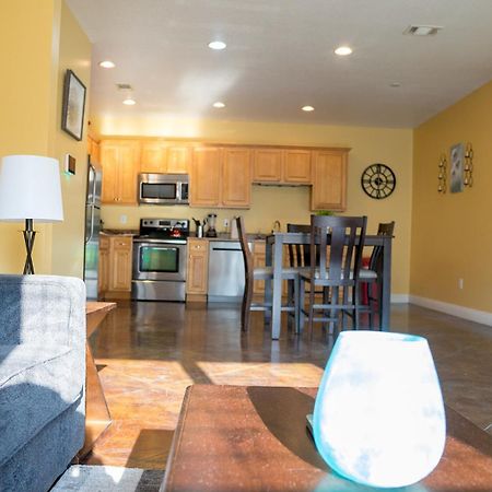 Serene 3Br Apartment 4Tvs Free Wi-Fi & Parking -E- Moss Point Exterior foto
